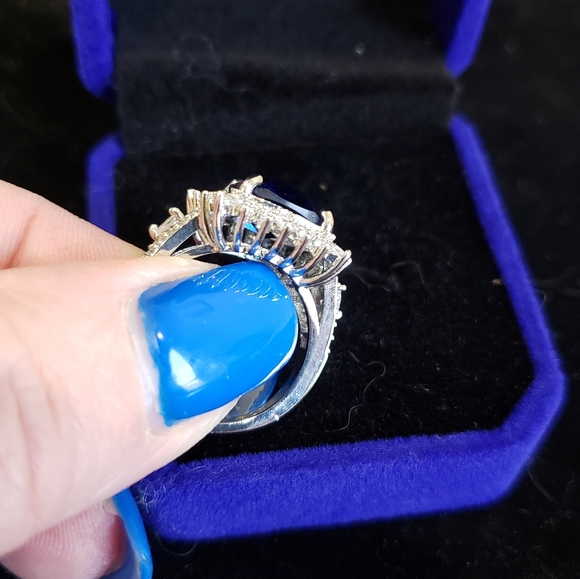 New Gorgeous 925 Emerald cut sapphire ring - Picture 5 of 8